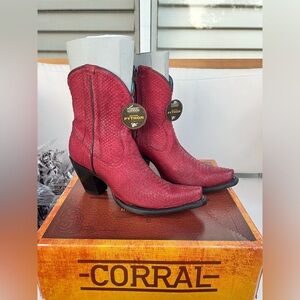 Corral boots